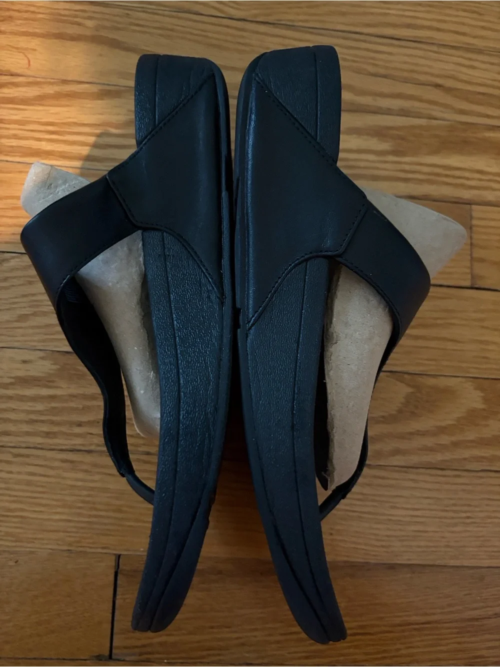 Fitflop Black Leather “Lulu” Toe-Post Sandals
